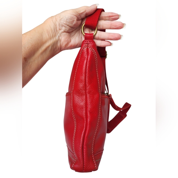 THE SAK Soft Cherry Red Pebbled Leather Lucia Crossbody Bag EUC - Picture 6 of 16